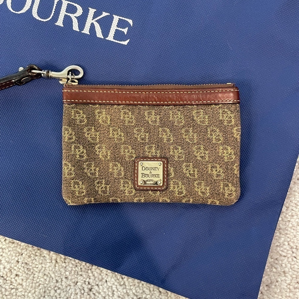 Dooney & Bourke Logo Wristlet